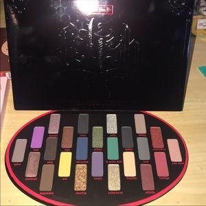 🚨BOGO50🚨‼️LAST ONE‼️ 🆕✨ FETISH Eyeshadow Palette